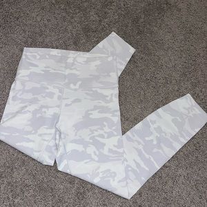 LULULEMON Wunder Under 25”